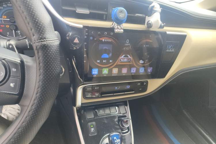 Used Toyota Corolla 2017 Revised Dual-Engine 1.8L E-CVT Leading Edition Audio And AC Panel