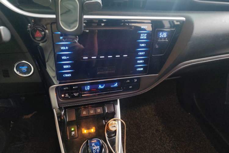 Used Toyota Corolla 2017 Revised Dual-Engine 1.8L E-CVT Leading Edition Audio And AC Panel