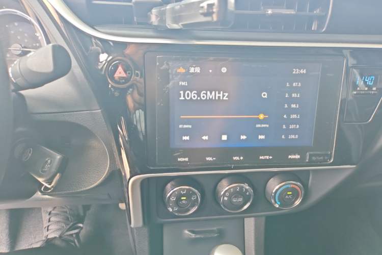 Used Toyota Corolla 2017 Revised Version 1.2T S-CVT GL Audio And AC Panel