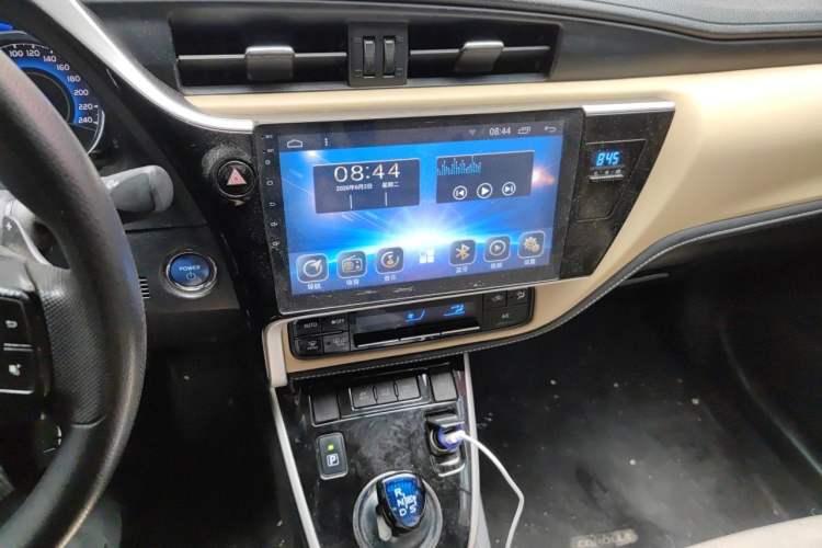 Used Toyota Corolla 2017 Revised Dual-Engine 1.8L E-CVT Leading Edition Audio And AC Panel