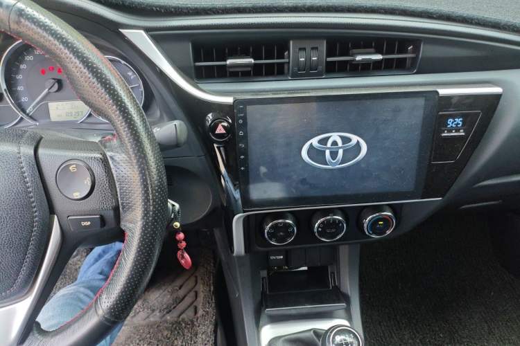 Used Toyota Corolla 2017 Revised Version 1.2T Manual GL Audio And AC Panel