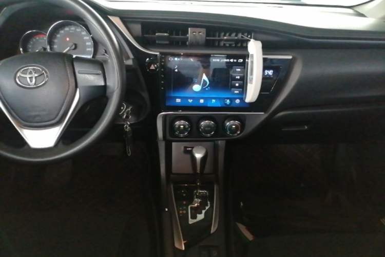 Used Toyota Corolla 2017 Revised Version 1.2T S-CVT GL Audio And AC Panel