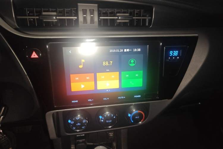 Used Toyota Corolla 2017 Revised Version 1.2T S-CVT GL-i Audio And AC Panel