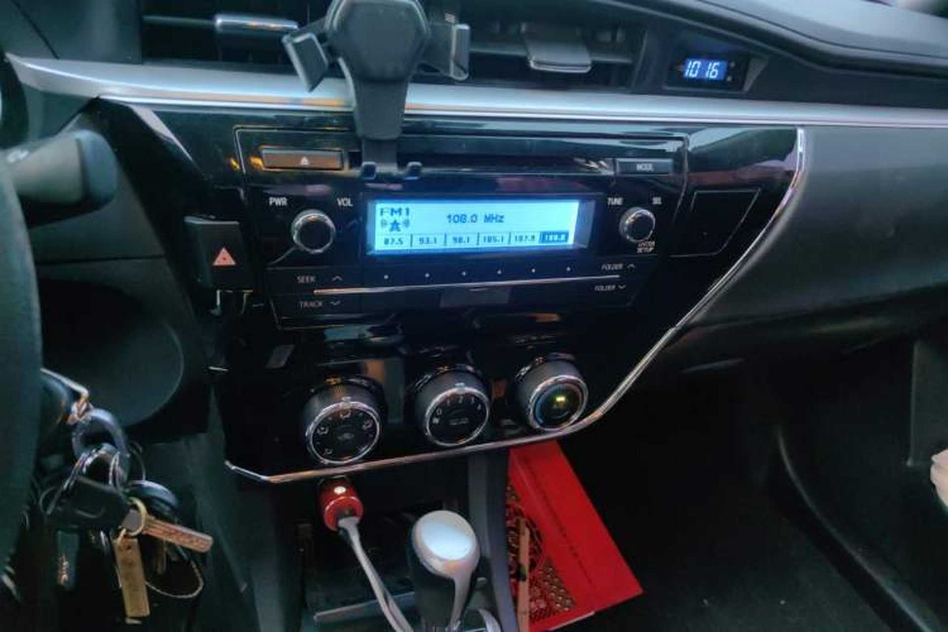 Used Toyota Corolla 2017 Revised Version 1.6L S-CVT GL Audio And AC Panel