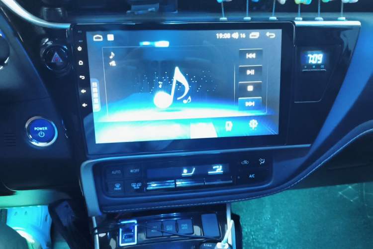 Used Toyota Corolla 2017 Revised Dual-Engine 1.8L E-CVT Leading Edition Audio And AC Panel