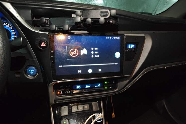 Used Toyota Corolla 2017 Revised Dual-Engine 1.8L E-CVT Leading Edition Audio And AC Panel