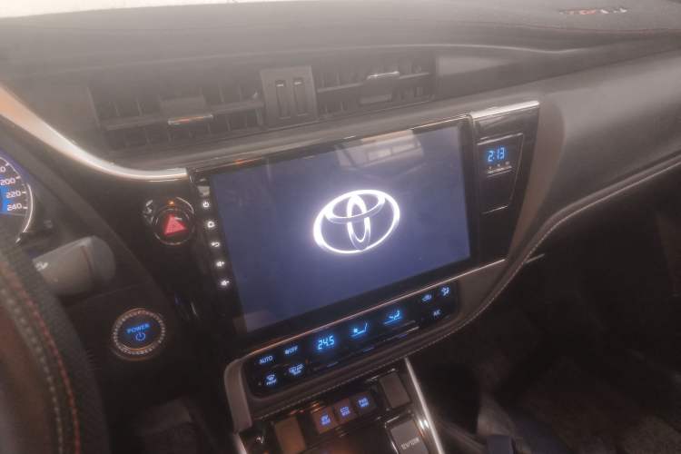 Used Toyota Corolla 2017 Revised Dual-Engine 1.8L E-CVT Elite Edition Audio And AC Panel