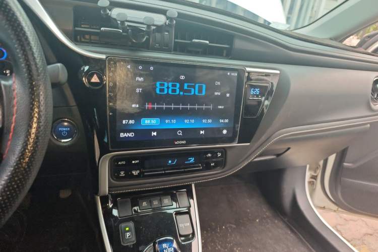 Used Toyota Corolla 2017 Revised Dual-Engine 1.8L E-CVT Elite Edition Audio And AC Panel