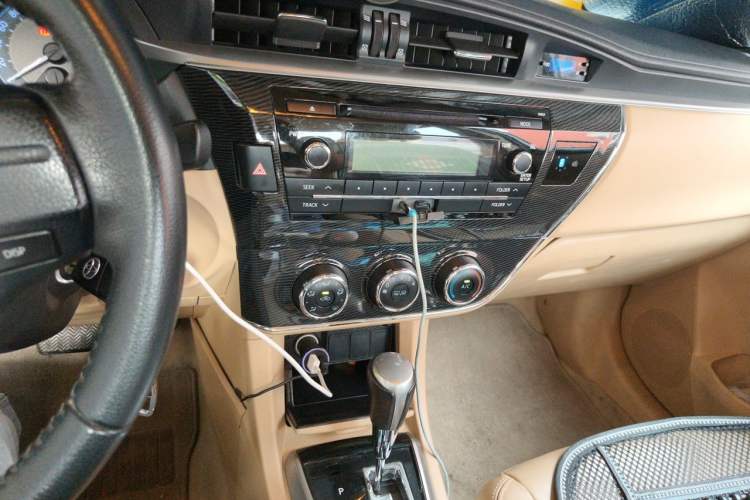 Used Toyota Corolla 2017 1.2T CVT GL-i Leather Edition Audio And AC Panel