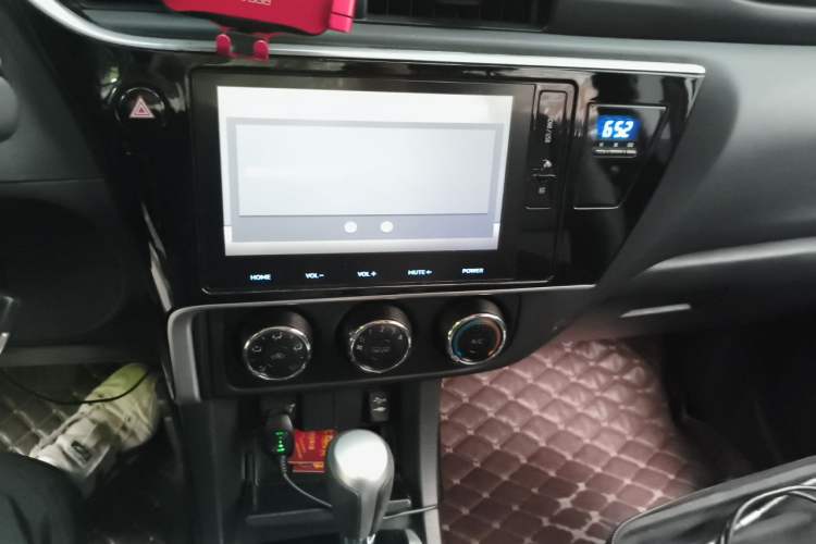 Used Toyota Corolla 2017 Revised Version 1.2T S-CVT GL-i Audio And AC Panel