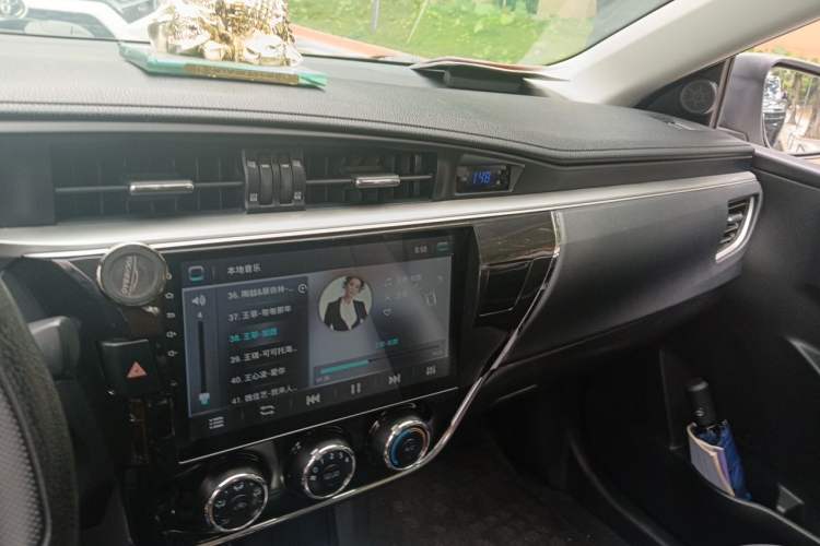 Used Toyota Corolla 2017 1.2T CVT GL Audio And AC Panel