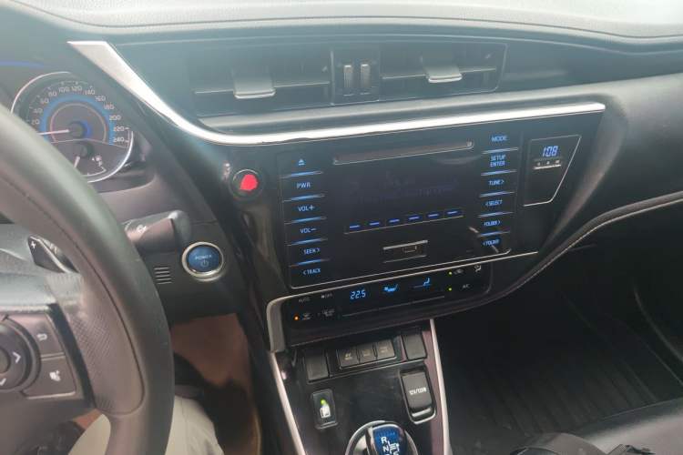 Used Toyota Corolla 2017 Revised Dual-Engine 1.8L E-CVT Leading Edition Audio And AC Panel