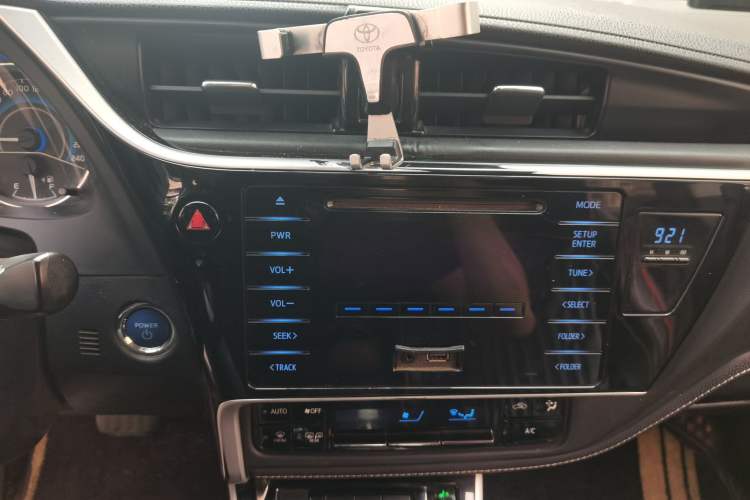 Used Toyota Corolla 2017 Revised Dual-Engine 1.8L E-CVT Leading Edition Audio And AC Panel