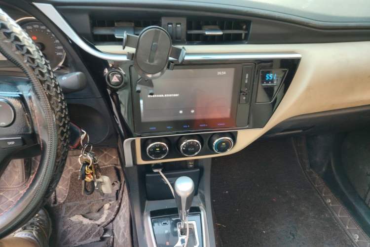 Used Toyota Corolla 2017 Revised Version 1.2T S-CVT GL-i Audio And AC Panel