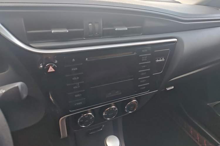 Used Toyota Corolla 2017 Revised Version 1.2T S-CVT GL Audio And AC Panel