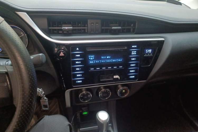 Used Toyota Corolla 2017 Revised Version 1.2T S-CVT GL Audio And AC Panel