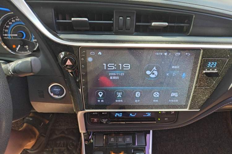 Used Toyota Corolla 2017 Revised Dual-Engine 1.8L E-CVT Leading Edition Audio And AC Panel