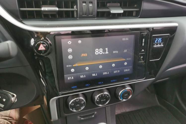 Used Toyota Corolla 2017 Revised Version 1.2T S-CVT GL-i Leather Edition Audio And AC Panel