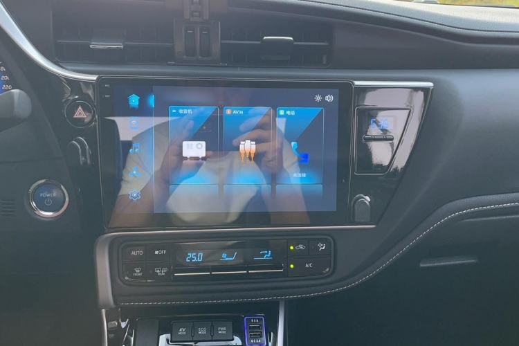 Used Toyota Corolla 2017 Revised Dual-Engine 1.8L E-CVT Elite Edition Audio And AC Panel