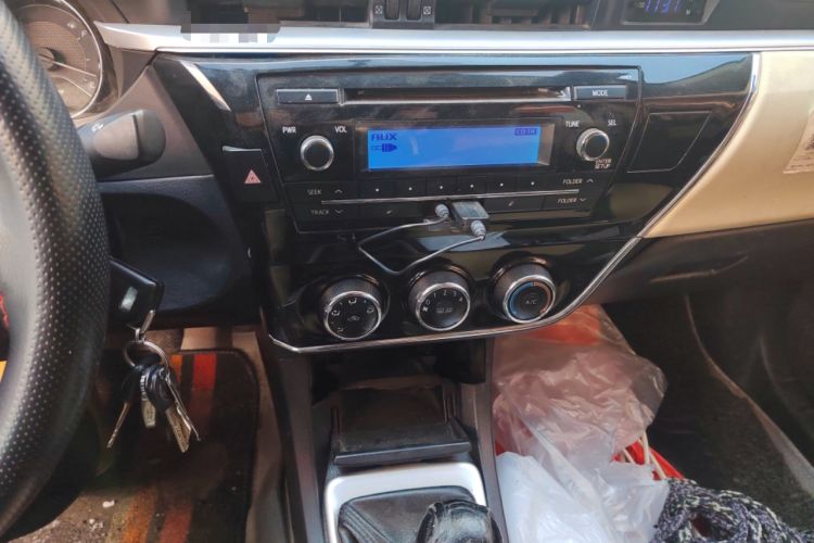 Used Toyota Corolla 2017 Revised Version 1.6L Manual GL Audio And AC Panel