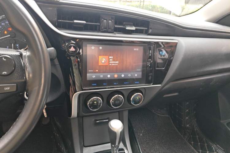 Used Toyota Corolla 2017 Revised Version 1.2T S-CVT GL-i Audio And AC Panel