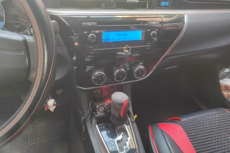 Used Toyota Corolla 2017 1.6L CVT GL Audio And AC Panel
