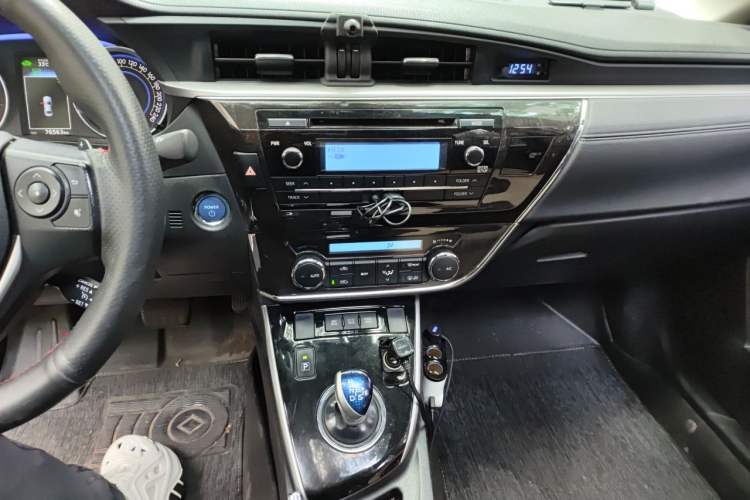 Used Toyota Corolla 2017 Revised Dual-Engine 1.8L E-CVT Elite Edition Audio And AC Panel