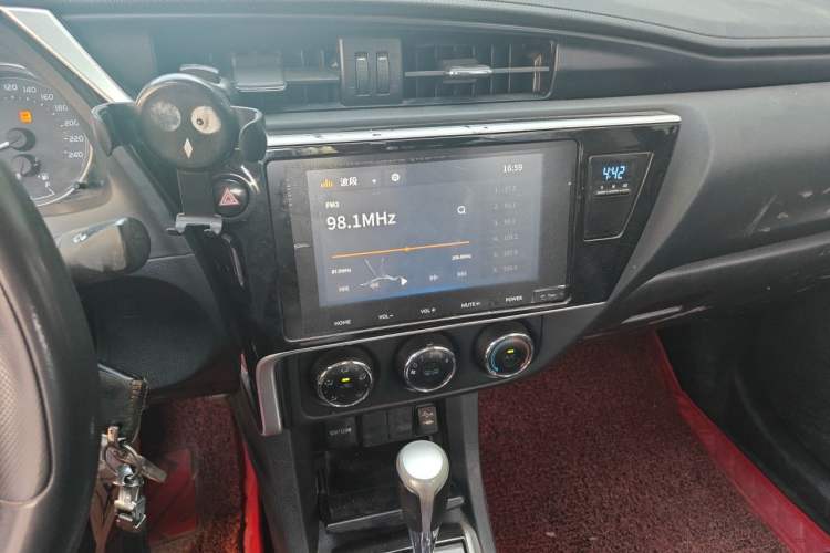 Used Toyota Corolla 2017 Revised Version 1.2T S-CVT GL-i Audio And AC Panel