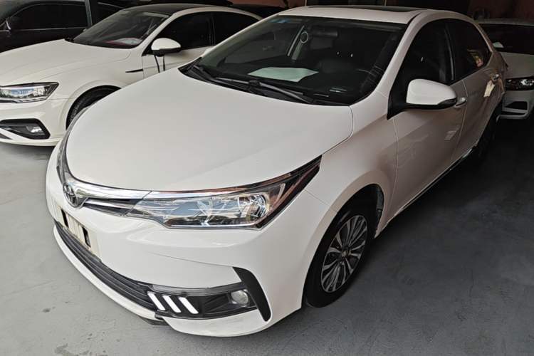Used Toyota Corolla 2017 Revised Version 1.2T S-CVT GL-i Guazi used car, China used car export, Used car for sale, Used Toyota cars, Cheapest cars for sale