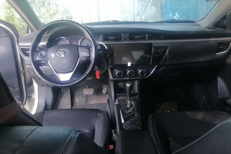 Used Toyota Corolla 2017 1.2T CVT GL-i Leather Edition Center Console