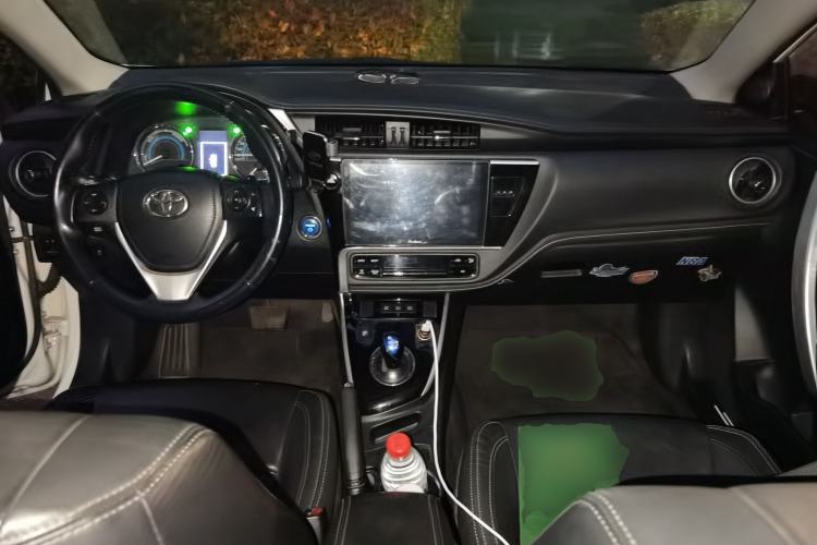 Used Toyota Corolla 2017 Revised Dual-Engine 1.8L E-CVT Elite Edition Center Console