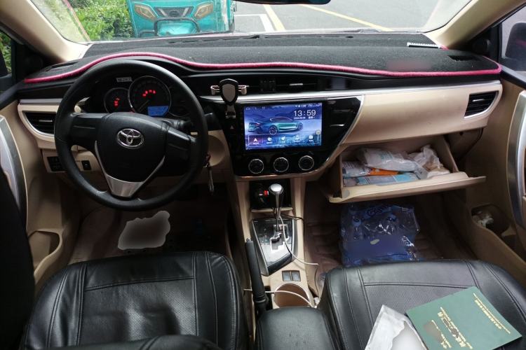 Used Toyota Corolla 2017 1.2T CVT GL Center Console