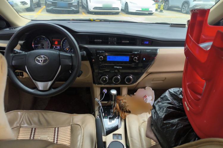 Used Toyota Corolla 2017 1.2T CVT GL-i Center Console