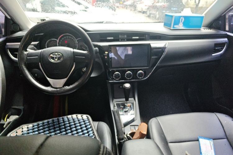 Used Toyota Corolla 2017 1.2T CVT GL Center Console