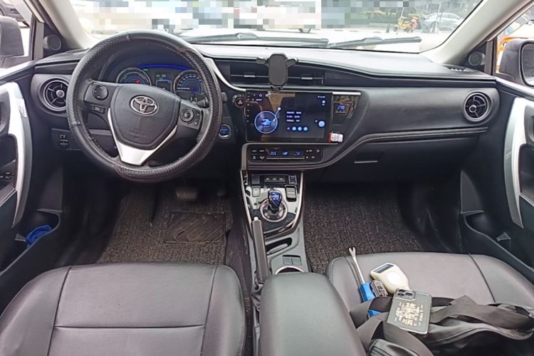 Used Toyota Corolla 2017 Revised Dual-Engine 1.8L E-CVT Leading Edition Center Console
