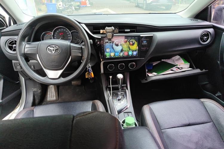 Used Toyota Corolla 2017 Revised Version 1.2T S-CVT GL Center Console
