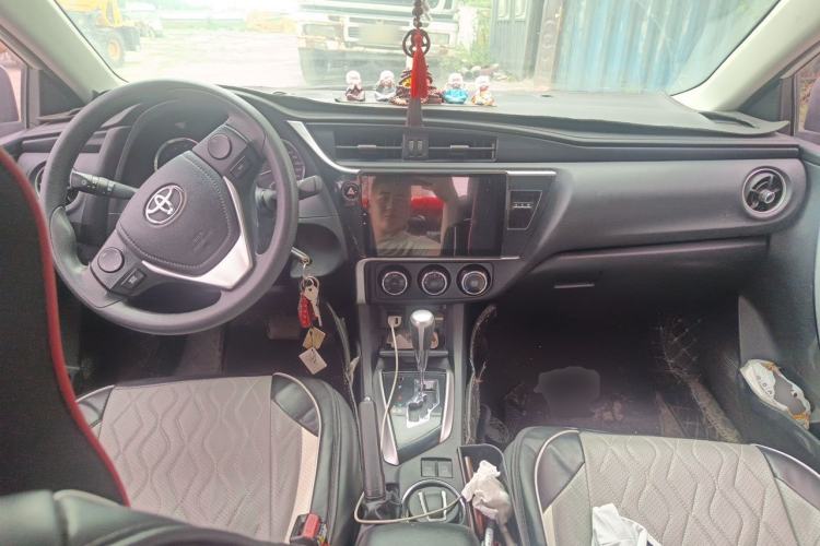 Used Toyota Corolla 2017 Revised Version 1.2T S-CVT GL-i Center Console