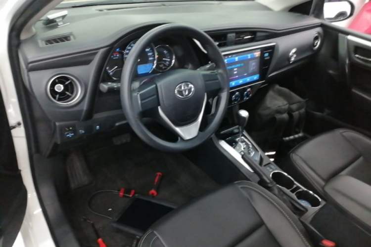 Used Toyota Corolla 2017 Revised Version 1.2T S-CVT GL Center Console