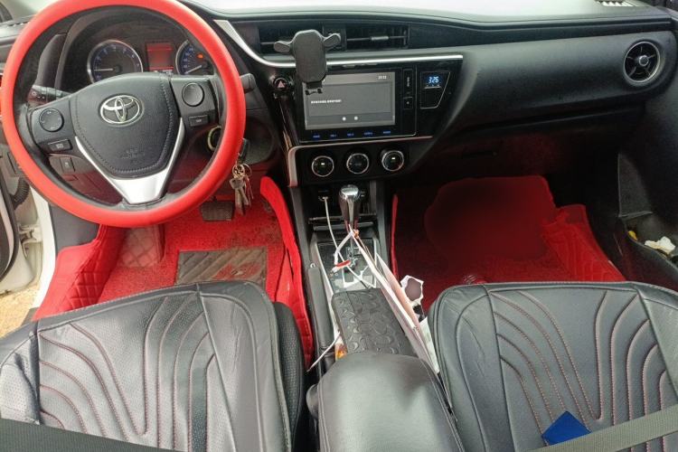 Used Toyota Corolla 2017 Revised Version 1.2T S-CVT GL-i Center Console