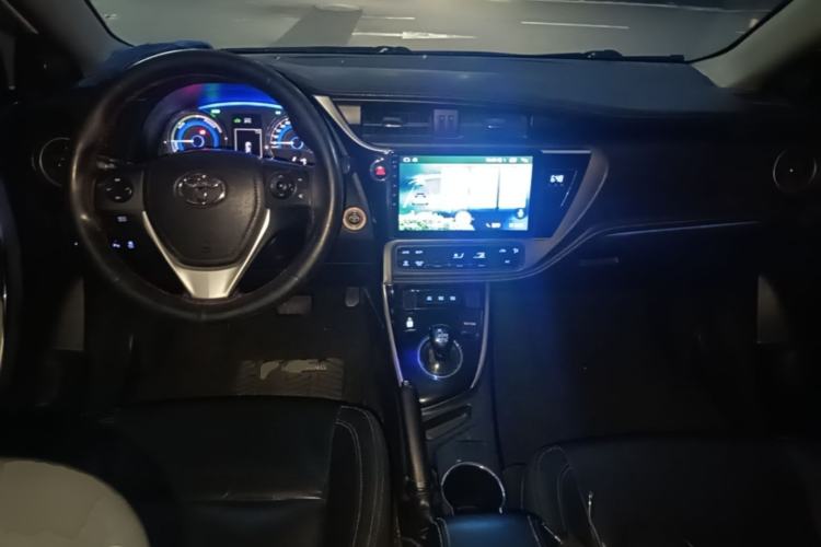 Used Toyota Corolla 2017 Revised Dual-Engine 1.8L E-CVT Elite Edition Center Console