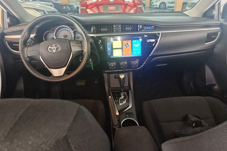 Used Toyota Corolla 2017 1.6L CVT GL Center Console