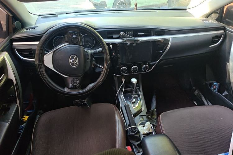 Used Toyota Corolla 2017 Revised Version 1.6L S-CVT GL Center Console