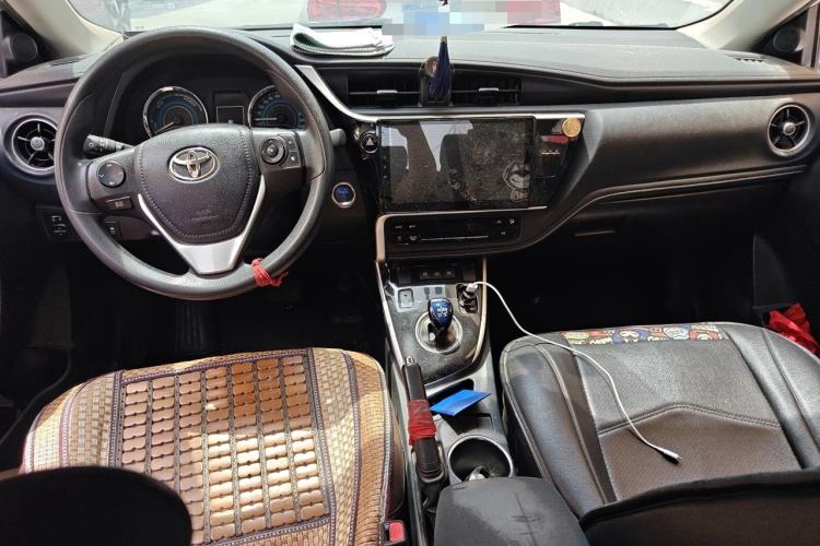 Used Toyota Corolla 2017 Revised Dual-Engine 1.8L E-CVT Leading Edition Center Console