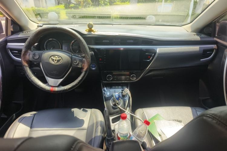 Used Toyota Corolla 2017 Revised Dual-Engine 1.8L E-CVT Elite Edition Center Console