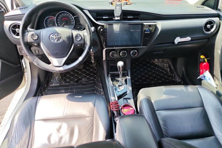 Used Toyota Corolla 2017 Revised Version 1.2T S-CVT GL Center Console