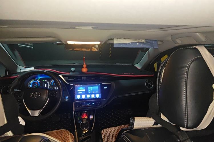 Used Toyota Corolla 2017 Revised Dual-Engine 1.8L E-CVT Leading Edition Center Console