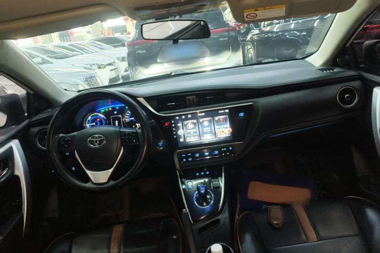 Used Toyota Corolla 2017 Revised Dual-Engine 1.8L E-CVT Leading Edition Center Console