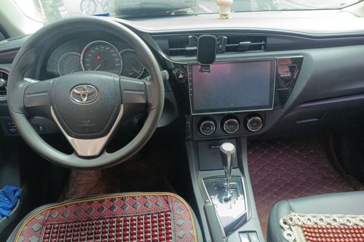 Used Toyota Corolla 2017 Revised Version 1.2T S-CVT GL Center Console