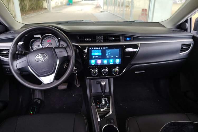 Used Toyota Corolla 2017 1.2T CVT GL Center Console
