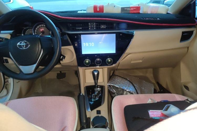 Used Toyota Corolla 2017 Revised Version 1.6L S-CVT GL Center Console